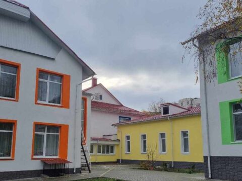 renovare fațada grădinița